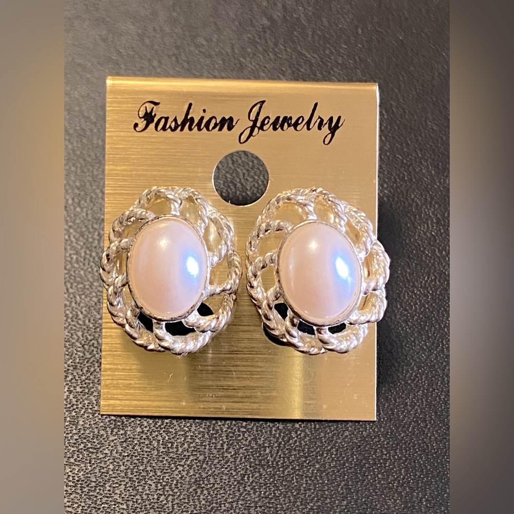 Beautiful “pearl” bundle - Picture 2 of 5